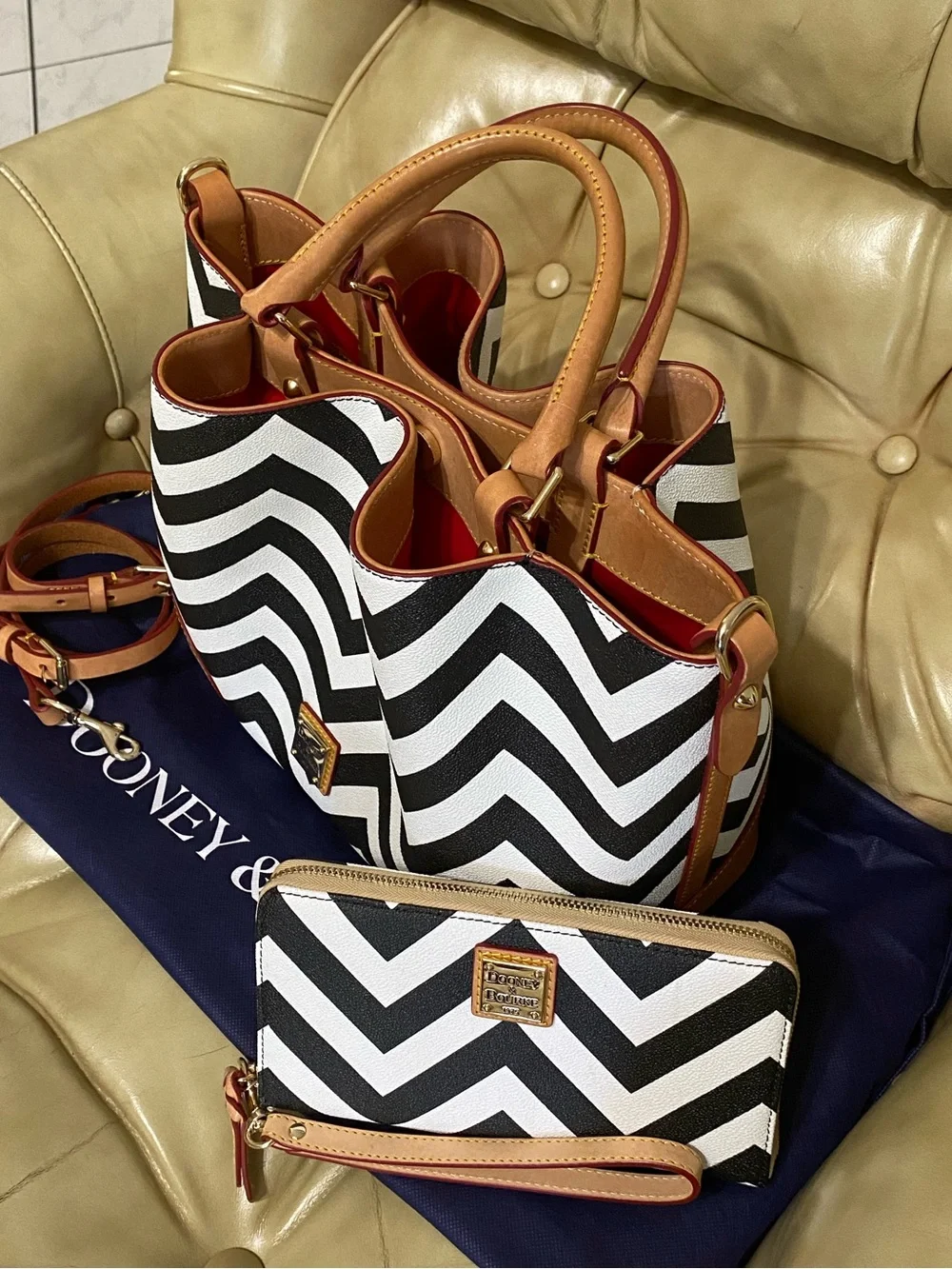 SALE! Dooney & Bourke Large Brenna Satchel & Zip Wallet Set Black/White - Picture 1 of 16